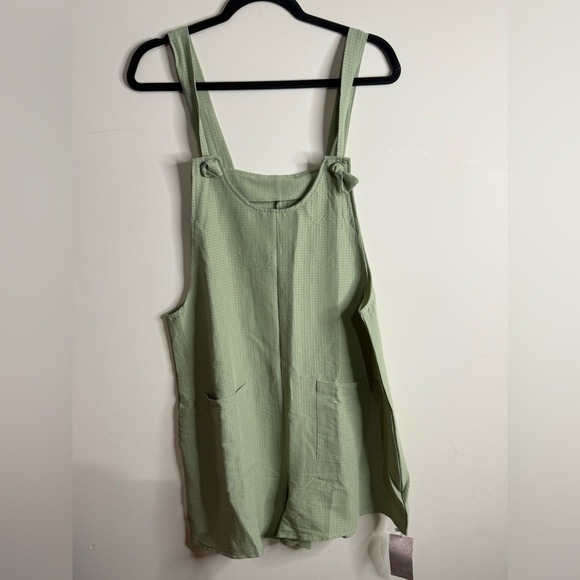 Emery Rose Elegant Sage Green Romper - Picture 2 of 5